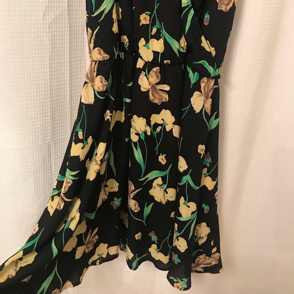 Lush Small Spring Dress - Picture 4 of 7